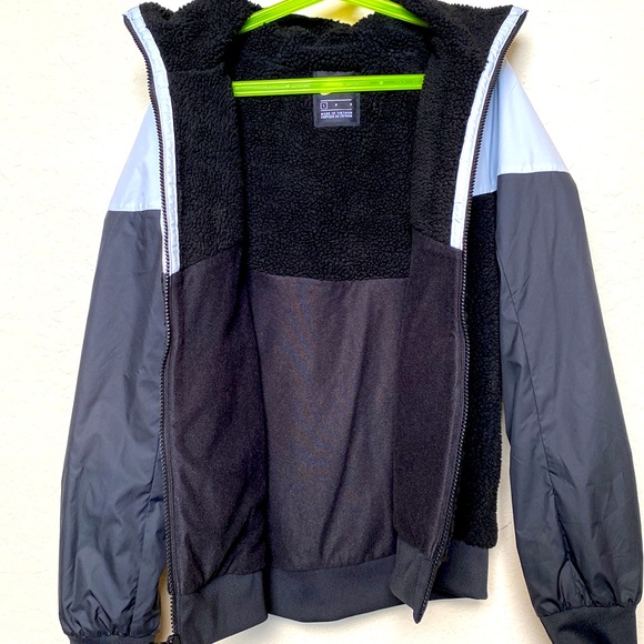 Kids Nike Sportswear Windrunner - Picture 2 of 4